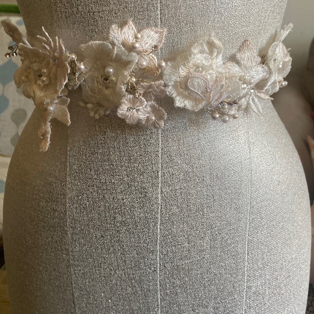 3D flowers mixed color, Pearls & Crystal Sash / Belt for any special occasion.